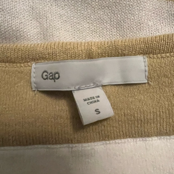 Women’s Small Gap Tan and White Striped Halter Top - Picture 4 of 4